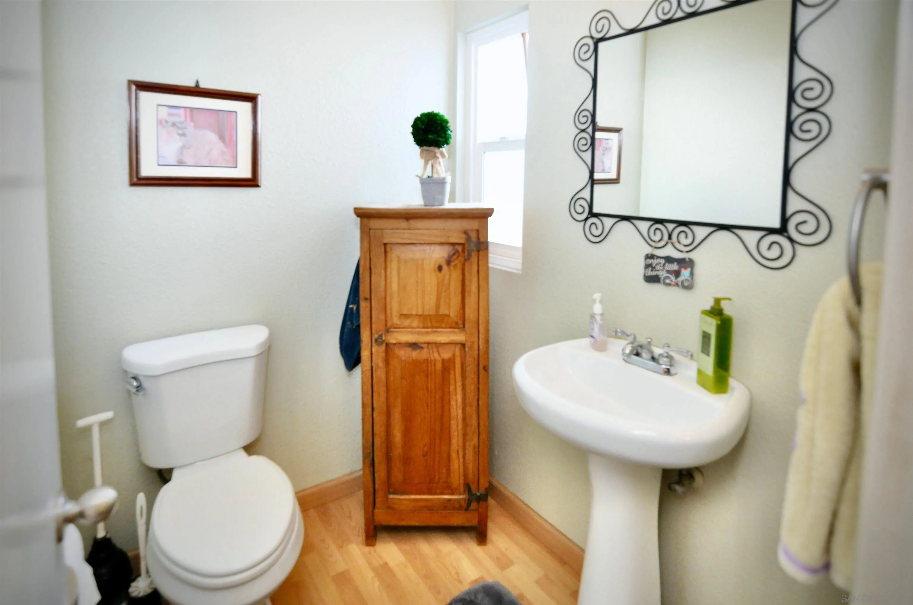 https://cdn.realtyfeed.com/cdn/127/250026612/cabeca0ce07734bc5555c0f6cc240b03.webp