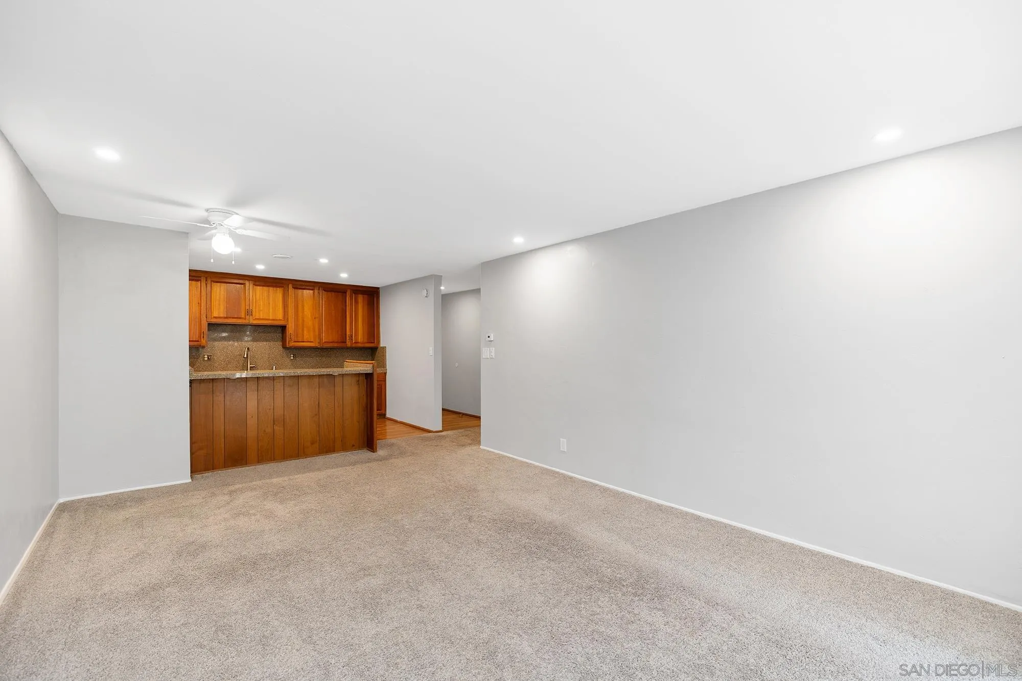 Photo #4: 250026614 Listing 
