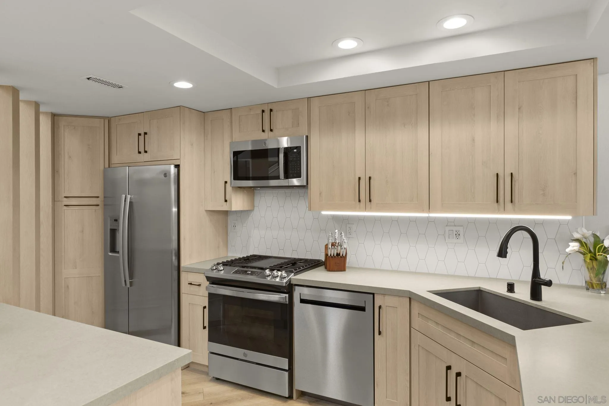 Photo #5: 250026697 Listing 
