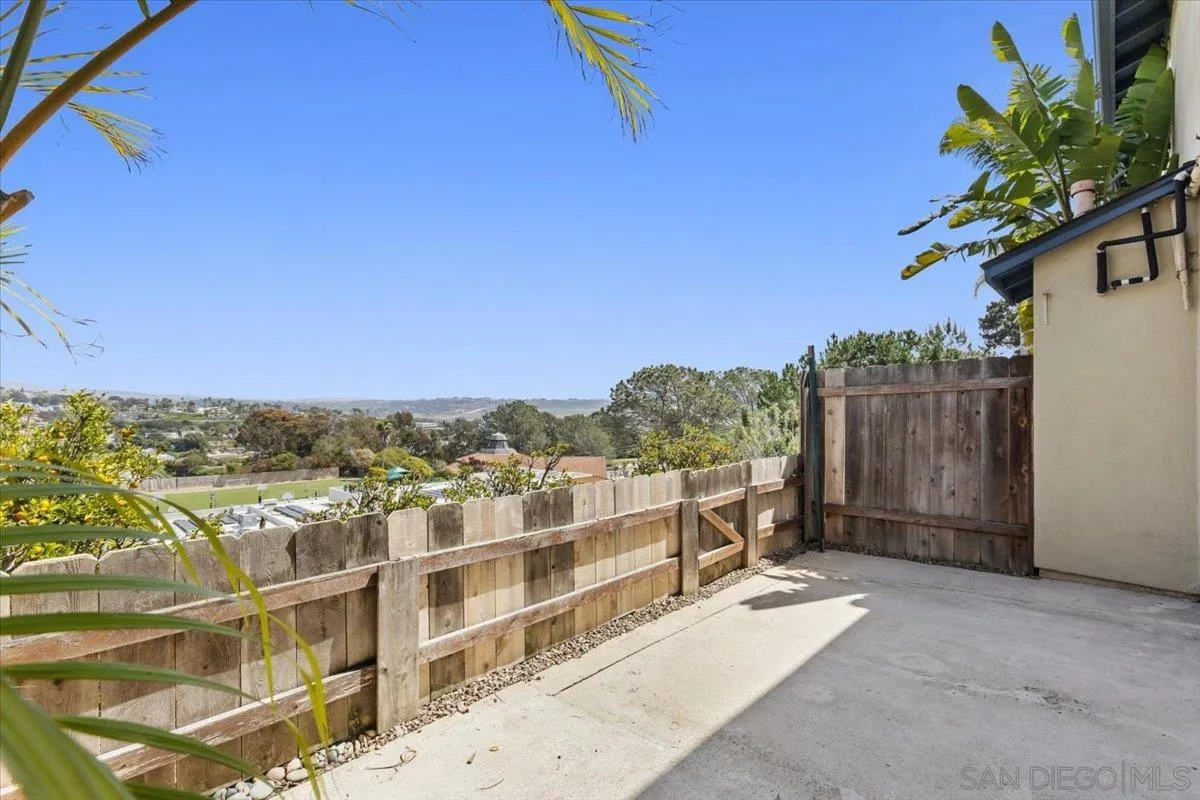 More Details about MLS # 250026719 : 638 E SOLANA CIR, SOLANA BEACH, CA 92075