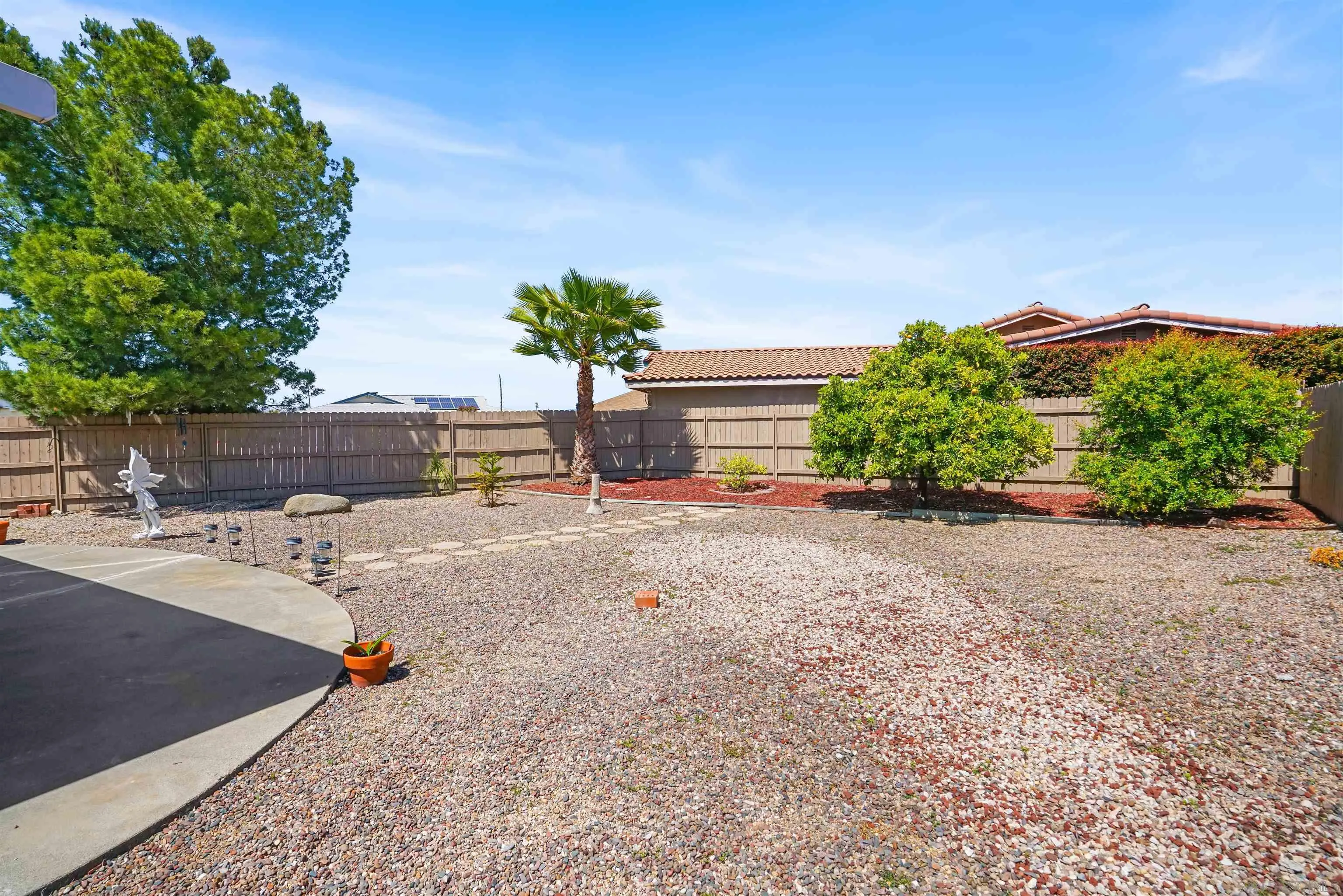https://cdn.realtyfeed.com/cdn/127/250026750/256886bffa43f1dfe8a8ede5b46f4ba4.webp