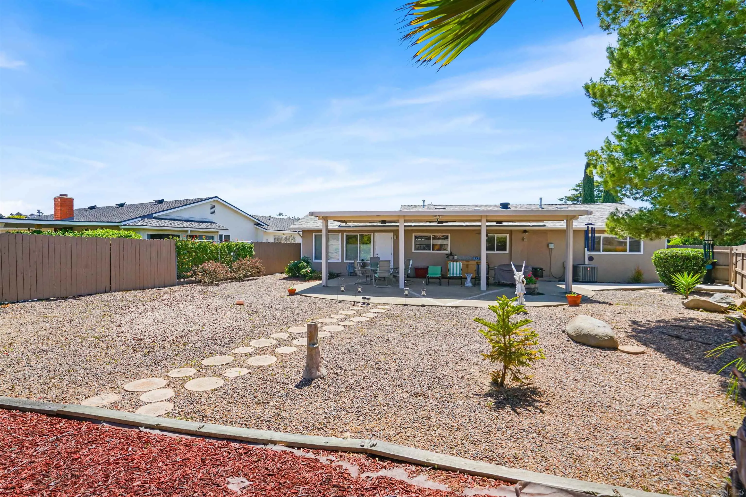 https://cdn.realtyfeed.com/cdn/127/250026750/ce2e6267f1155d7b3dd38bd76cd4f34f.webp