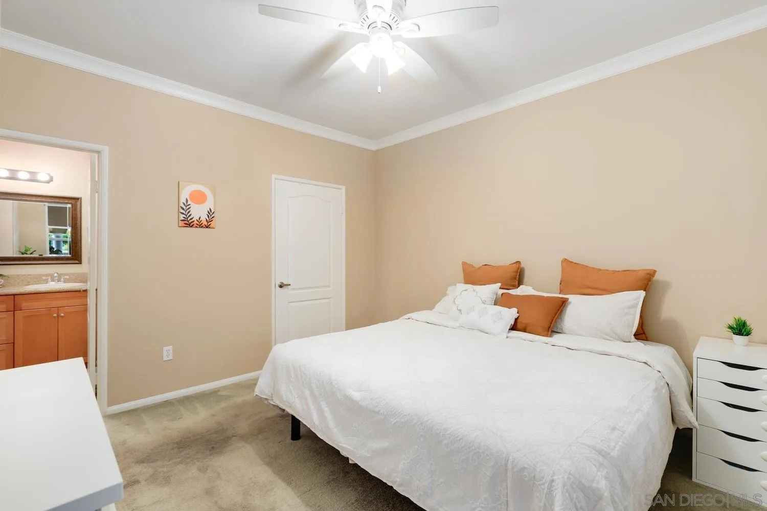 https://cdn.realtyfeed.com/cdn/127/250026761/25691e3dfe523b1eea968c6936dba8f5.webp