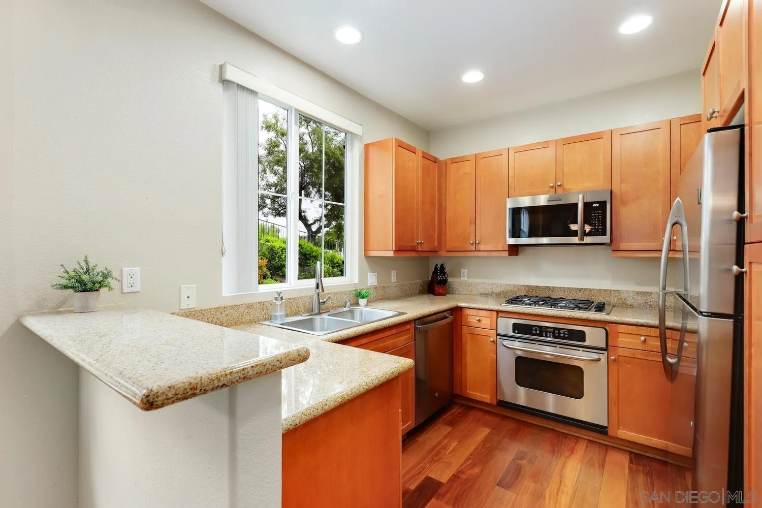 Photo #6: 250026761 Listing 