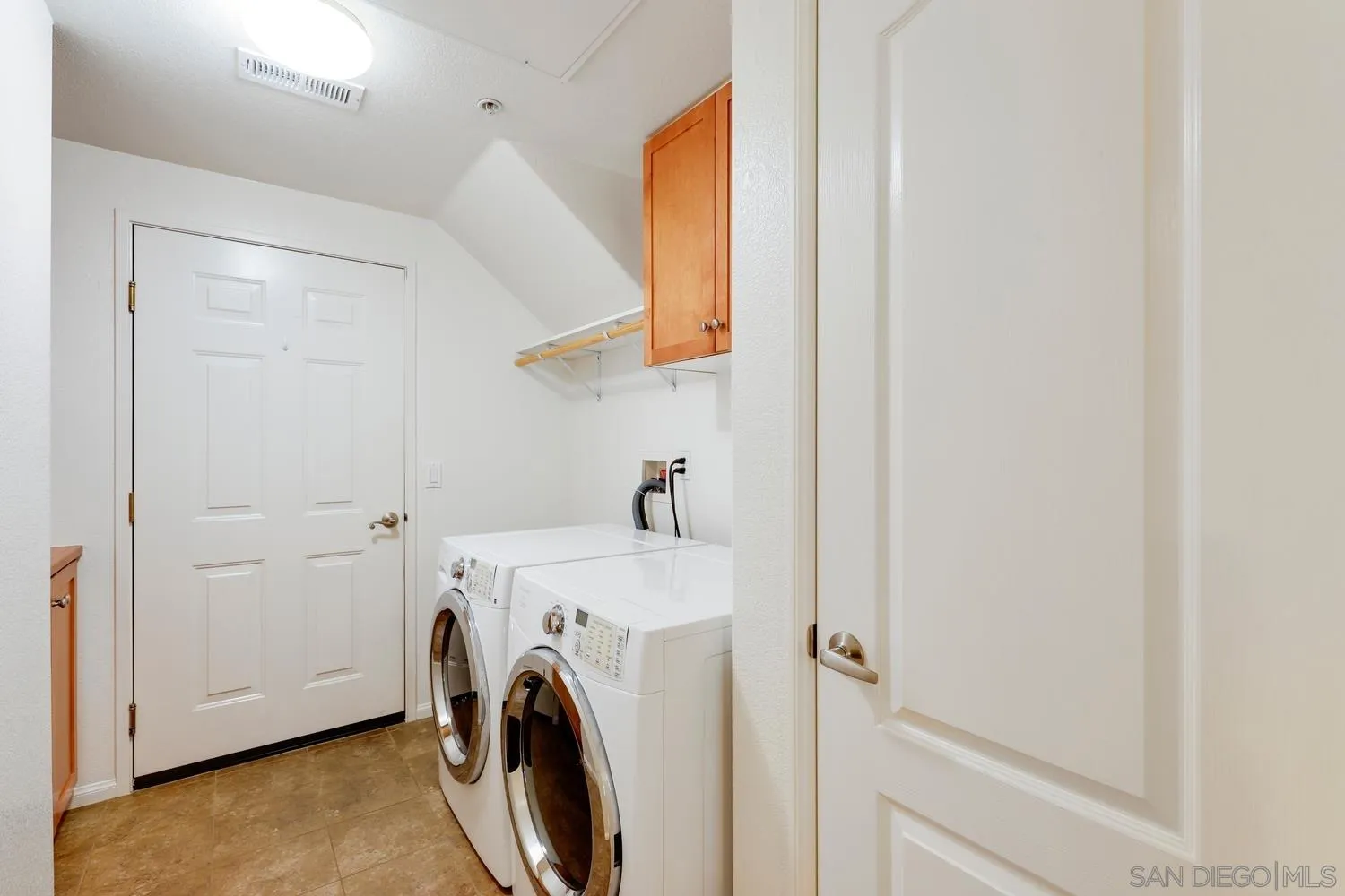 https://cdn.realtyfeed.com/cdn/127/250026761/bb621a977f3a1577423ced0e9c69d95b.webp