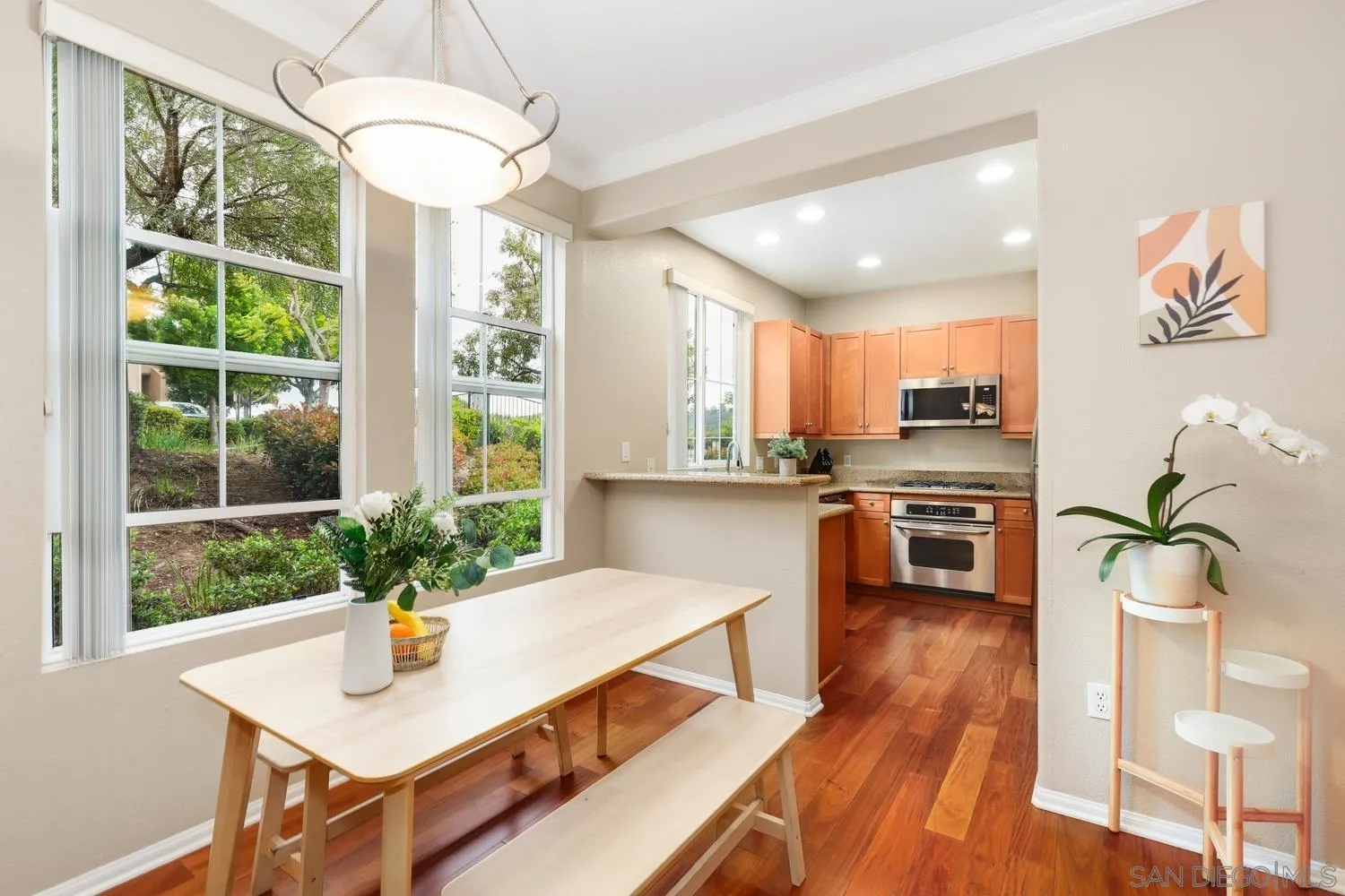 https://cdn.realtyfeed.com/cdn/127/250026761/ec75e406a84c1bc41af2f8345bd5386c.webp