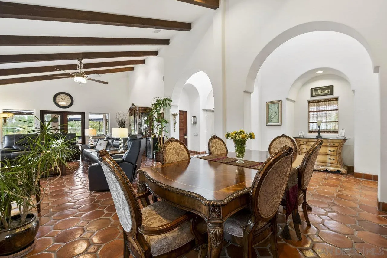 https://cdn.realtyfeed.com/cdn/127/250026769/f0f15acd30b9fcf2566e64db6531e7dc.webp