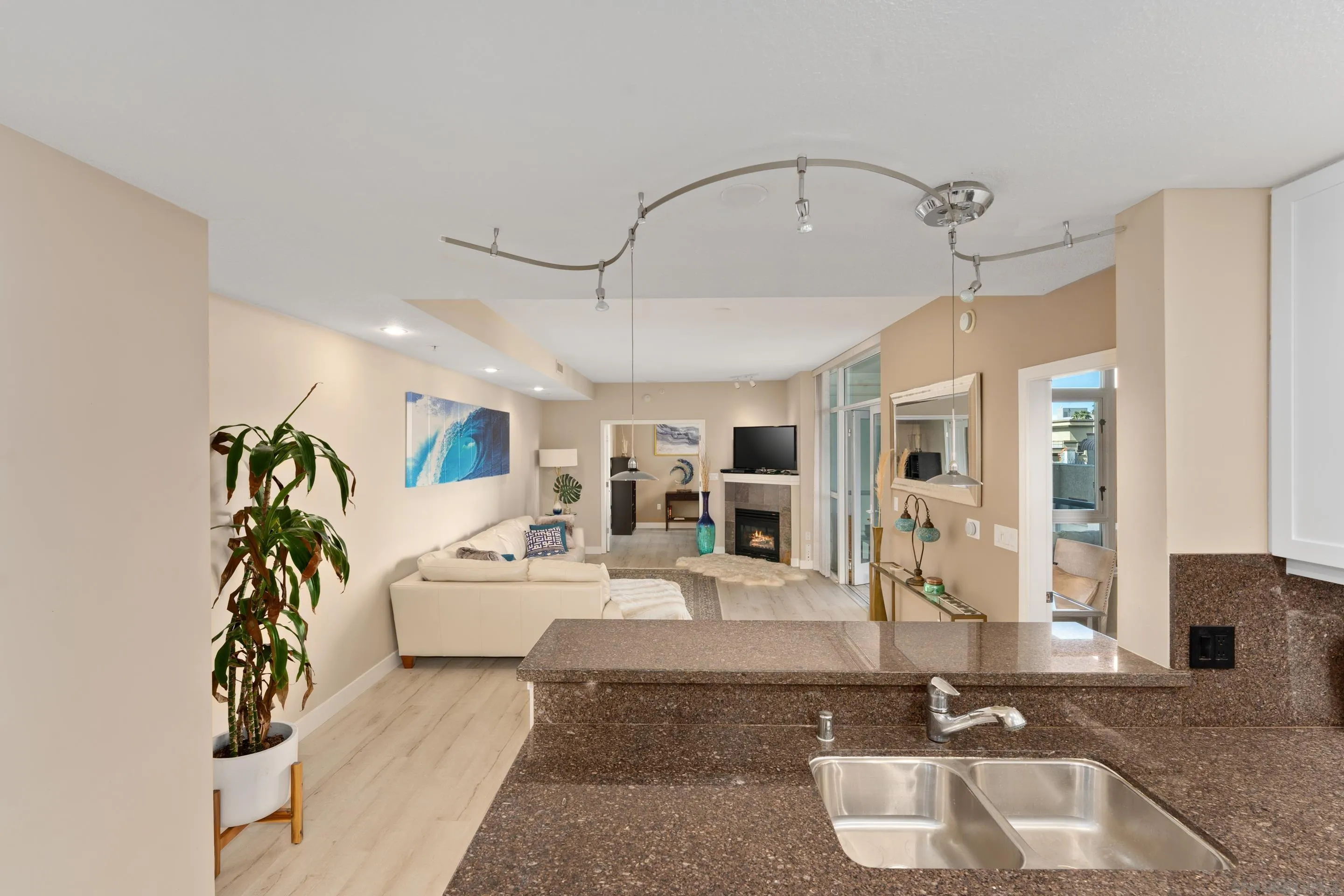 https://cdn.realtyfeed.com/cdn/127/250026822/3d0f7f3449df68f272e02f7e4950a4ce.webp