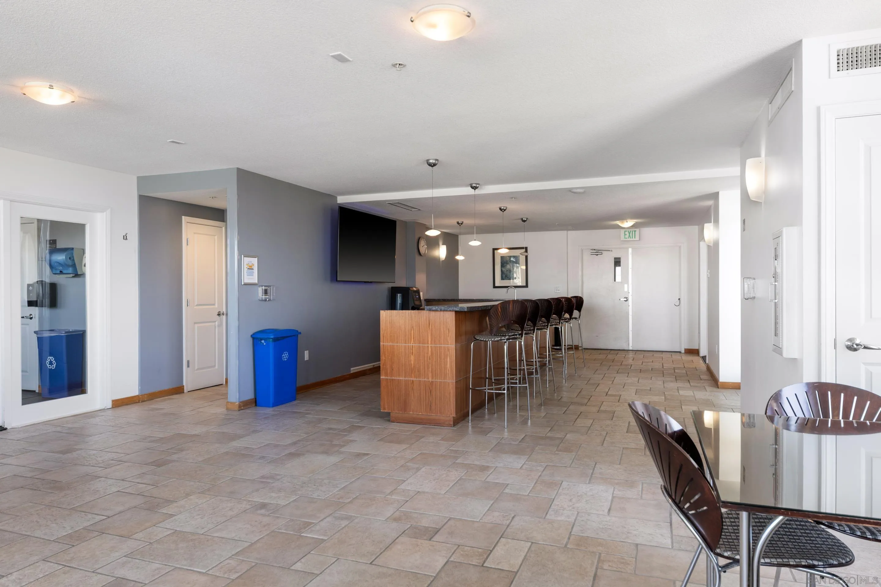 https://cdn.realtyfeed.com/cdn/127/250026822/883e9703e2912a04f791bec5bfaa5ed0.webp