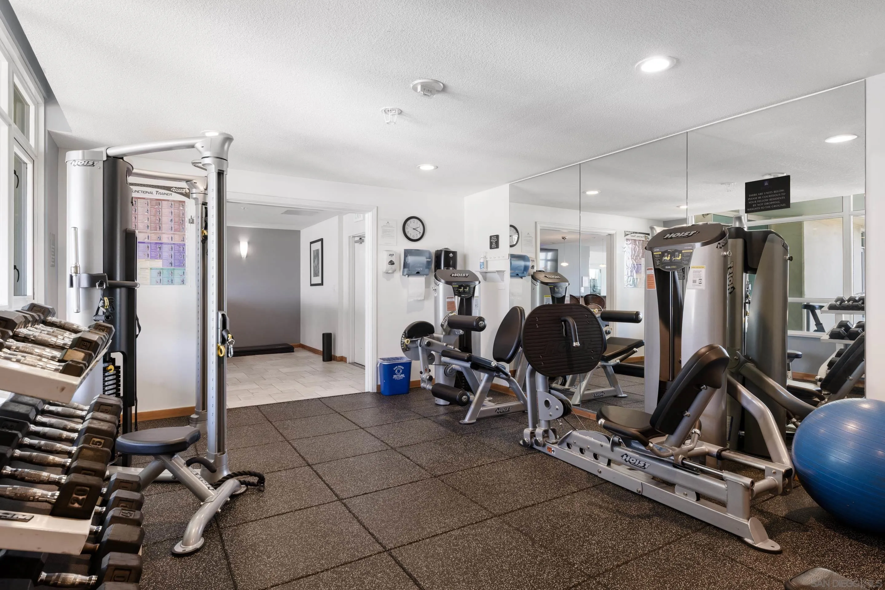https://cdn.realtyfeed.com/cdn/127/250026822/ec60ce15848168426f1bb1a5ccf41f45.webp