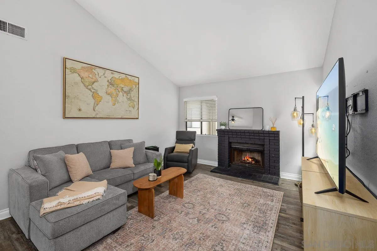 Photo #2: 250026828 Listing 