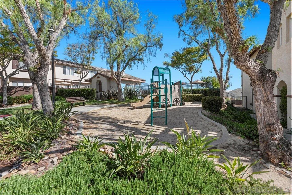 https://cdn.realtyfeed.com/cdn/127/250026845/680cc94dfffe09af5560911d13d955fe.webp