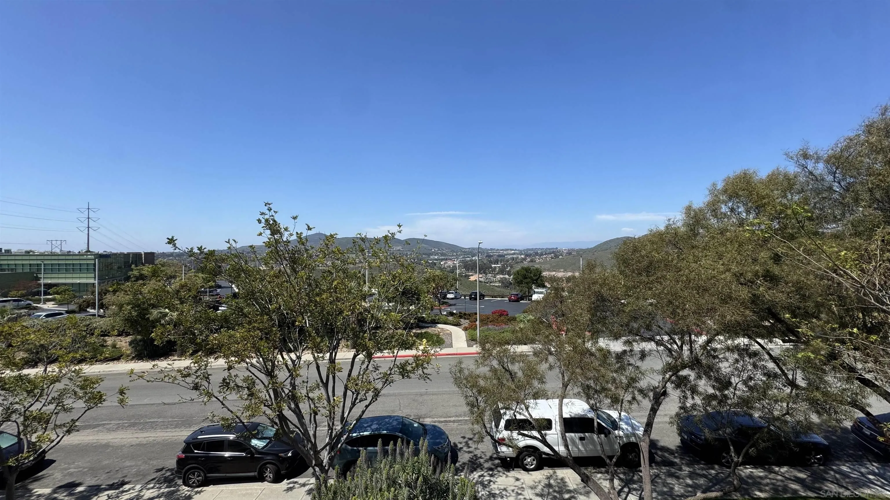 https://cdn.realtyfeed.com/cdn/127/250026845/9697dc028e4f2c492a17e67a80cb6a03.webp