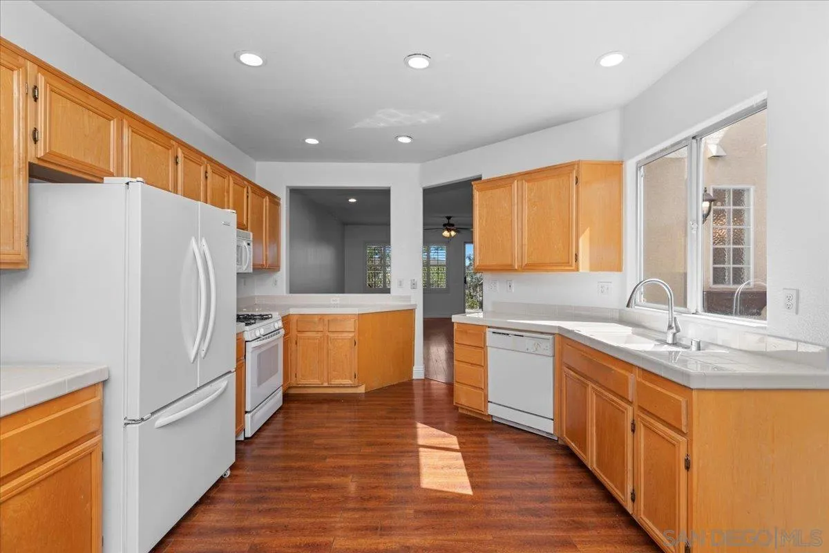 https://cdn.realtyfeed.com/cdn/127/250026845/c8d6a0c10a6972b5cc06a93c5aab2321.webp