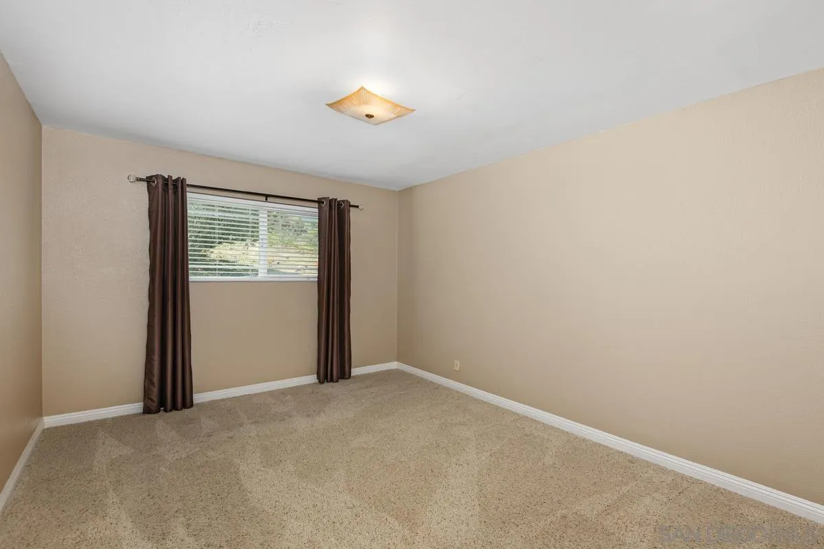 https://cdn.realtyfeed.com/cdn/127/250026892/1240cec012b9b99f59fd9c630f4dd3a9.webp