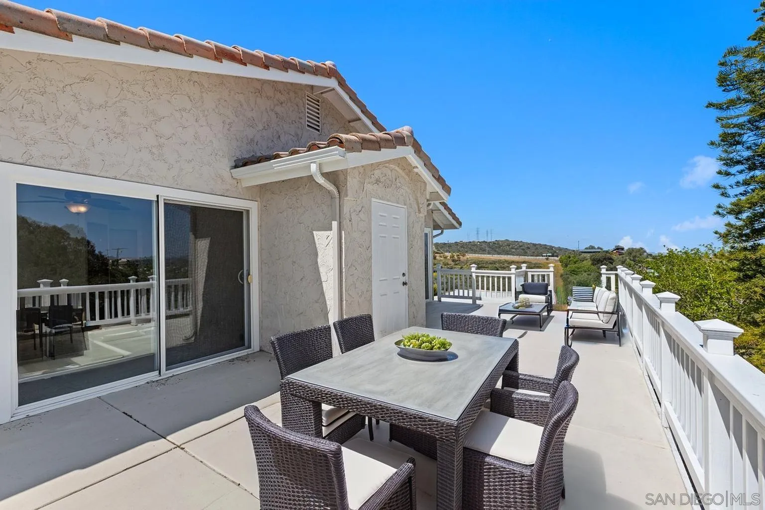 https://cdn.realtyfeed.com/cdn/127/250026892/4d7d7c6f02d69b83ae75b30952606fc0.webp