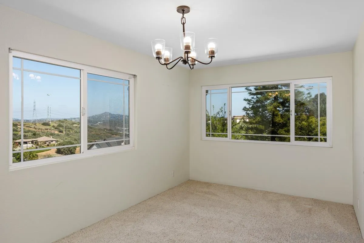 https://cdn.realtyfeed.com/cdn/127/250026892/5d8a0bfb51259f63dbe529148ba62c11.webp