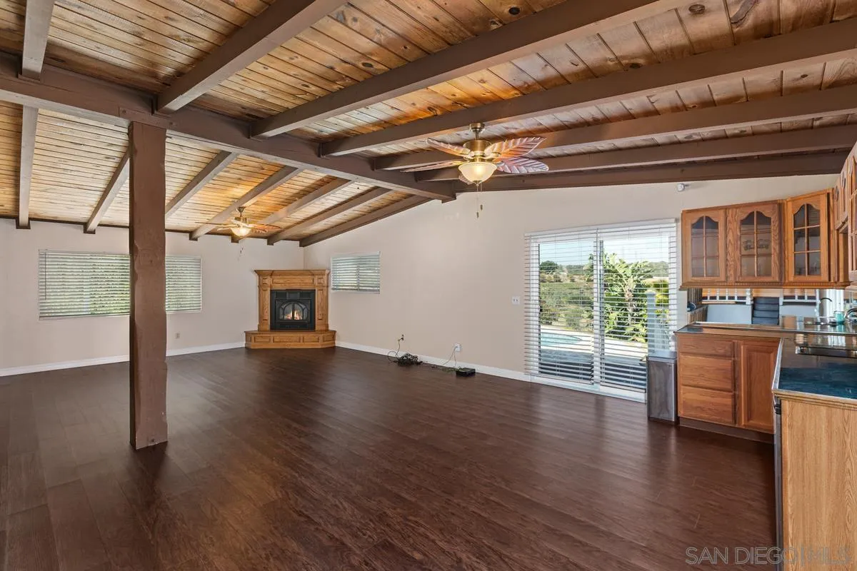 https://cdn.realtyfeed.com/cdn/127/250026892/814074cc78ea9d8589fa550565549727.webp