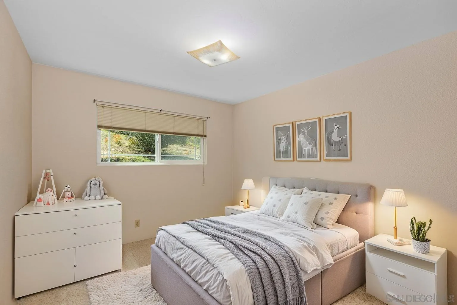 https://cdn.realtyfeed.com/cdn/127/250026892/b9ad4ca07ce70c37be1eef7419edb824.webp