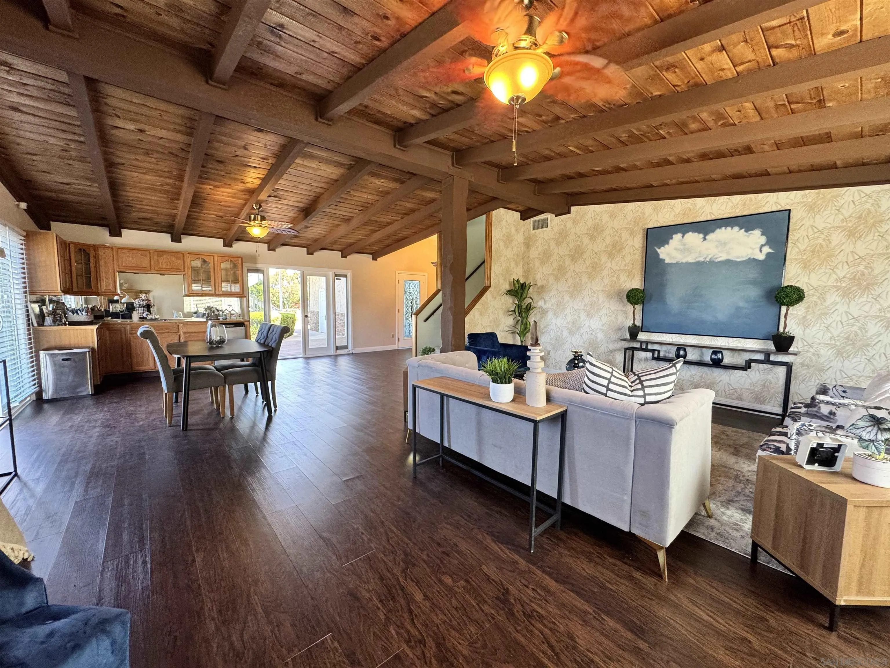 https://cdn.realtyfeed.com/cdn/127/250026892/bf43ebf6e339ab67ce92ddb64fa05c68.webp