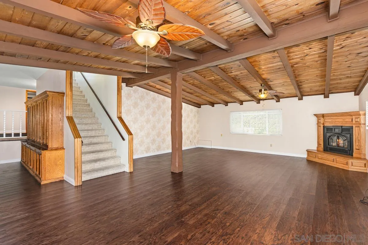 https://cdn.realtyfeed.com/cdn/127/250026892/c4dcdc16a0fefd16e6ed7daab8bad8e2.webp
