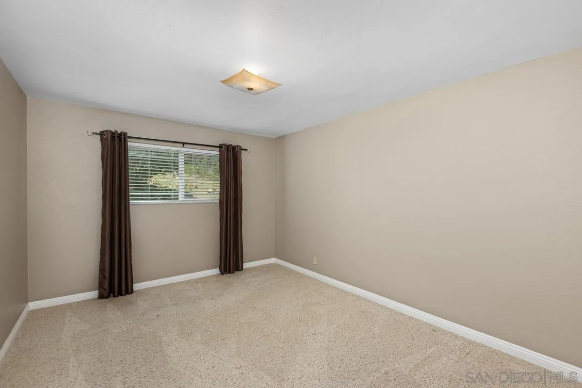 https://cdn.realtyfeed.com/cdn/127/250026892/dff022ebbd7589d8941371a0d58c922c.webp