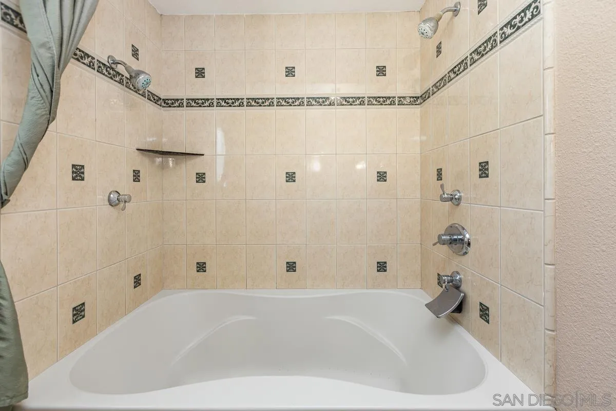 https://cdn.realtyfeed.com/cdn/127/250026892/e58dfa7b9b9684436f13c30d0492988c.webp