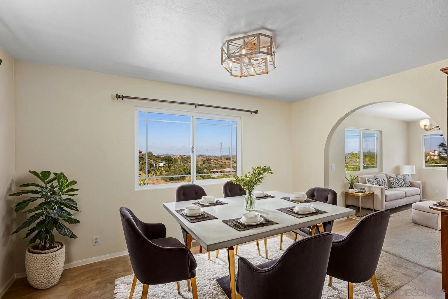 https://cdn.realtyfeed.com/cdn/127/250026892/eb4ba2e29757d4d6ce10e5e27e4f89d0.webp