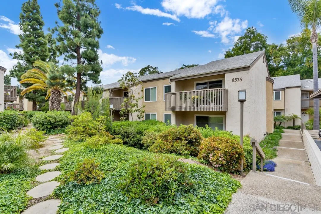 More Details about MLS # 250026923 : 8515 VIA MALLORCA UNIT C
