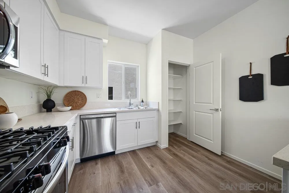 Photo #11: 250026928 Listing: Photo #11