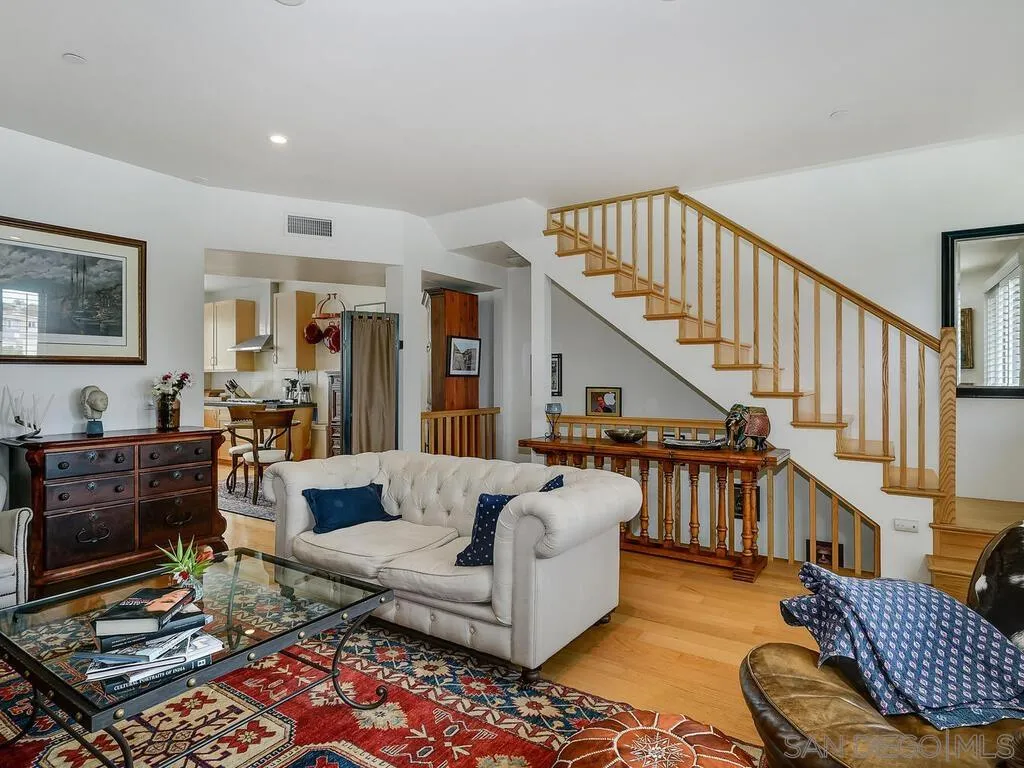 Photo #5: 250026929 Listing 