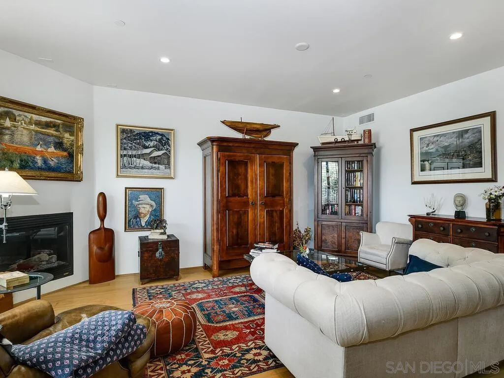 Photo #3: 250026929 Listing 