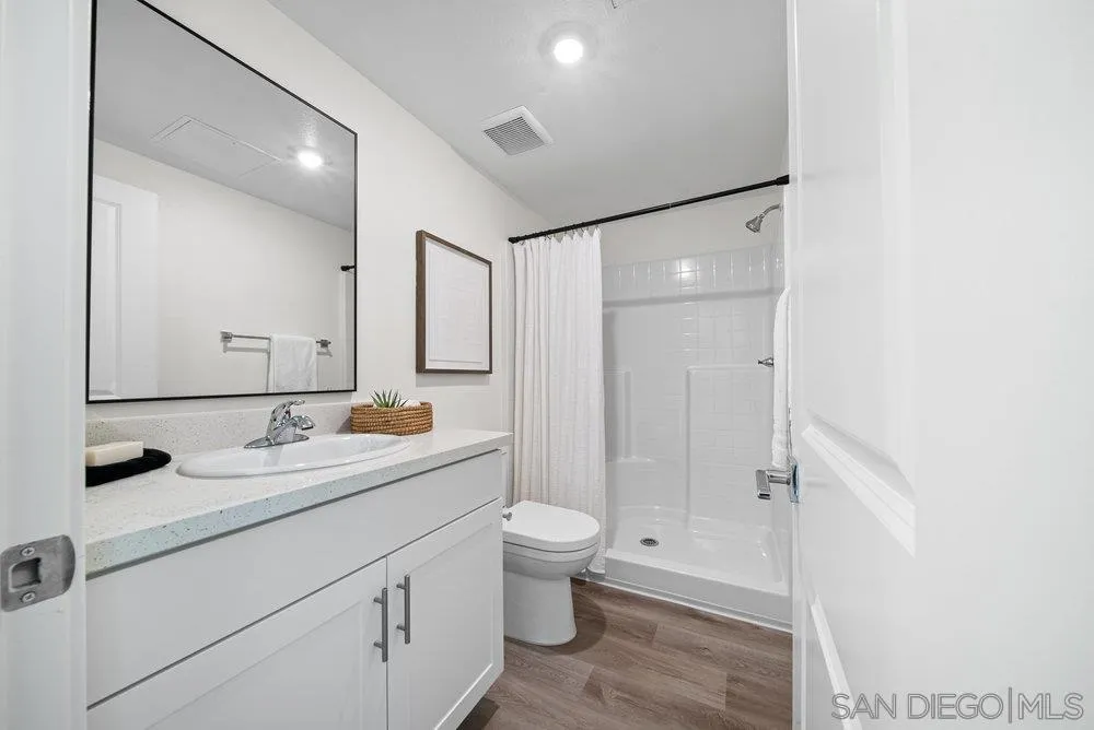 Photo #30: 250026931 Listing: Photo #30