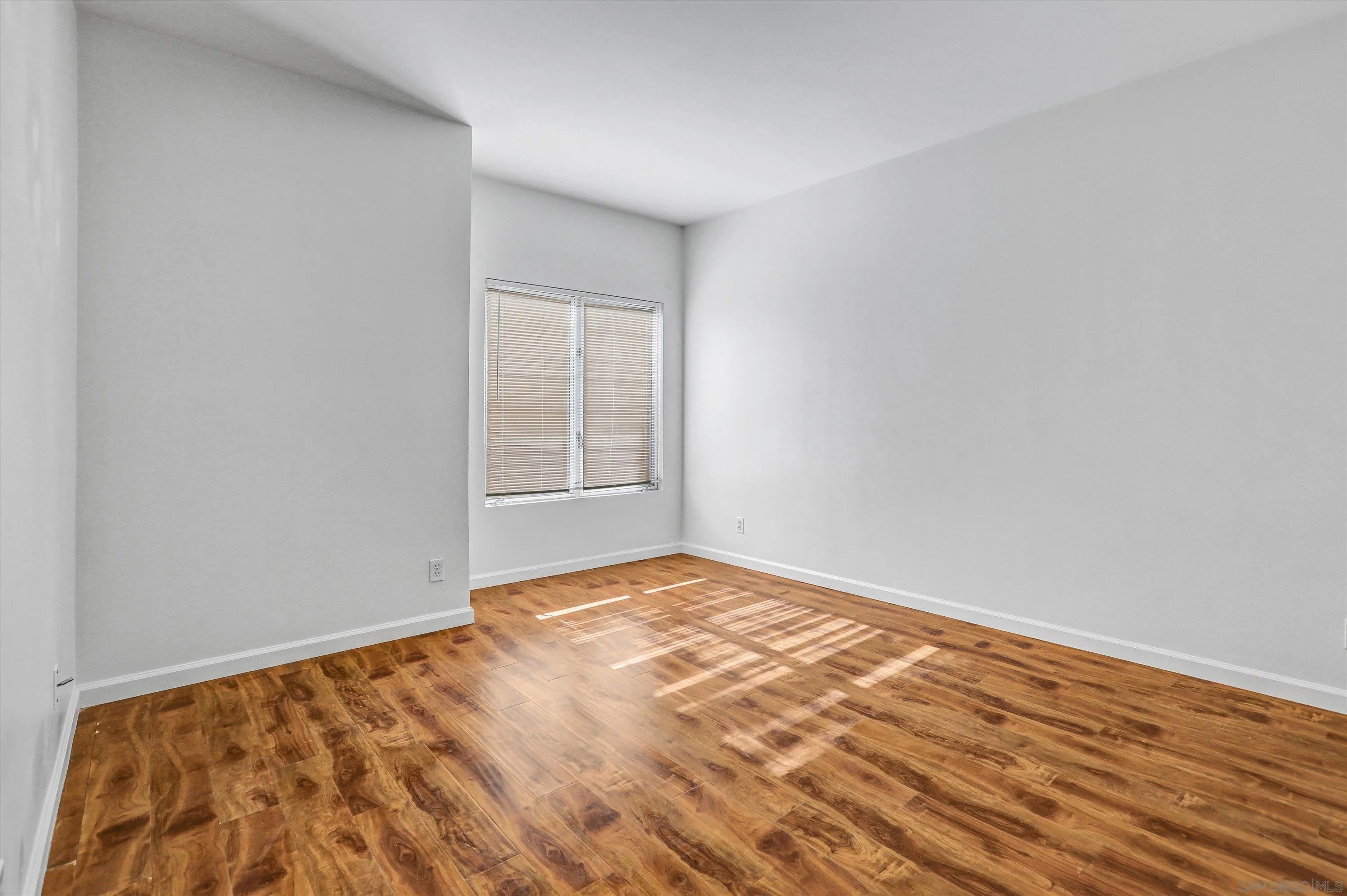 https://cdn.realtyfeed.com/cdn/127/250026965/305984f95f62a2bc0e48c0ab74434397.webp