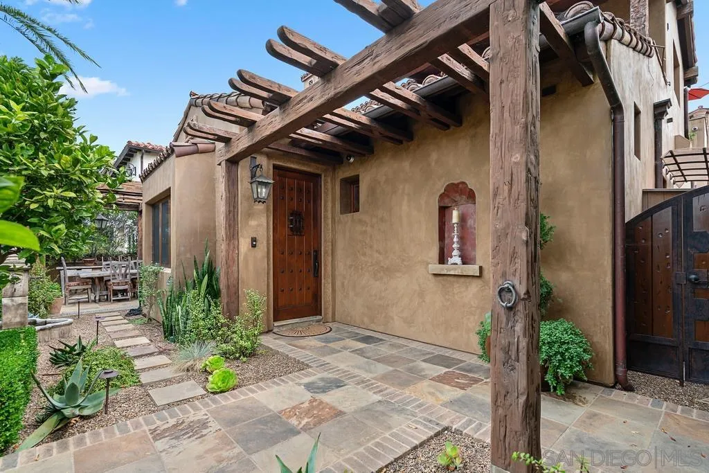 https://cdn.realtyfeed.com/cdn/127/250027035/2a86f09667ea477b98ab94d6c5216719.webp