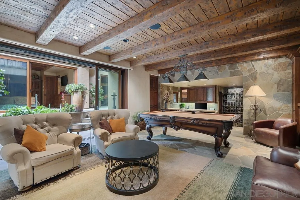 https://cdn.realtyfeed.com/cdn/127/250027035/380ac85c83d9436934462181fa70c428.webp