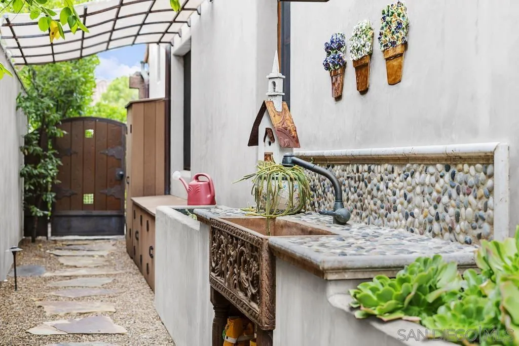 https://cdn.realtyfeed.com/cdn/127/250027035/58569f69290f44e9a59db78a79cddd76.webp