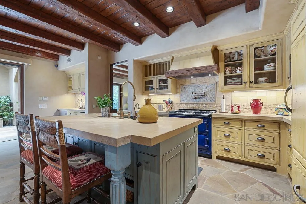 https://cdn.realtyfeed.com/cdn/127/250027035/a4901a053674b5d397f4576077161d32.webp