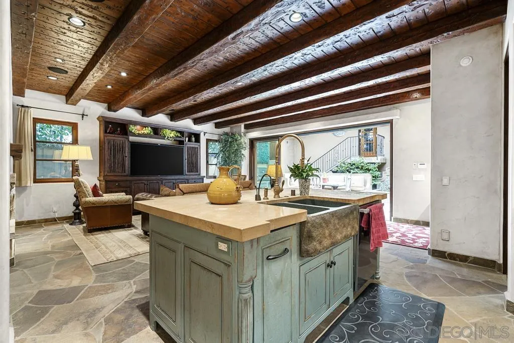 https://cdn.realtyfeed.com/cdn/127/250027035/b53ef30a1f9d594812bc2cffda10bf73.webp