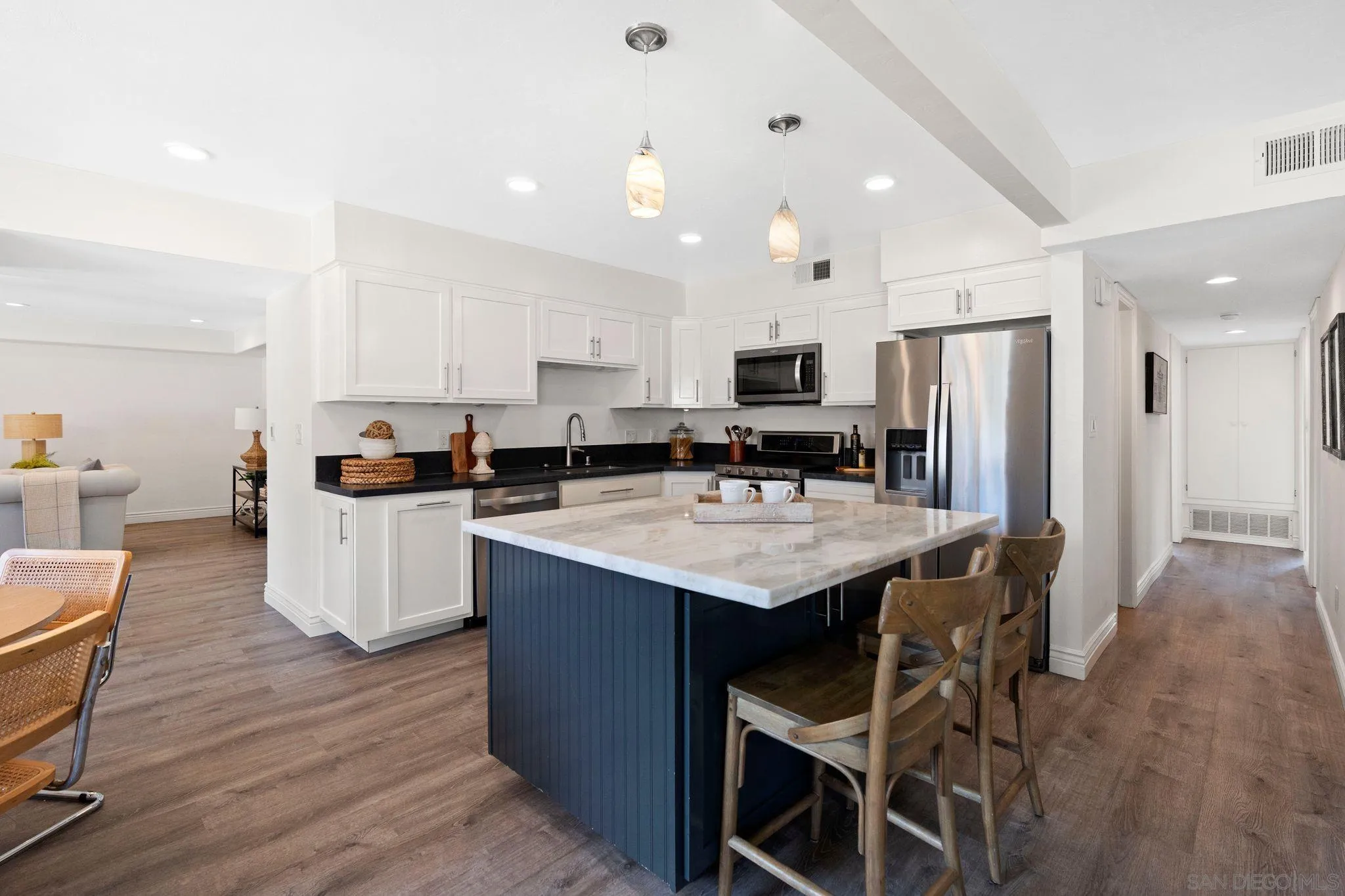 https://cdn.realtyfeed.com/cdn/127/250027045/6a8f0f4653dd1ae0bc467e60a6bf2fd6.webp