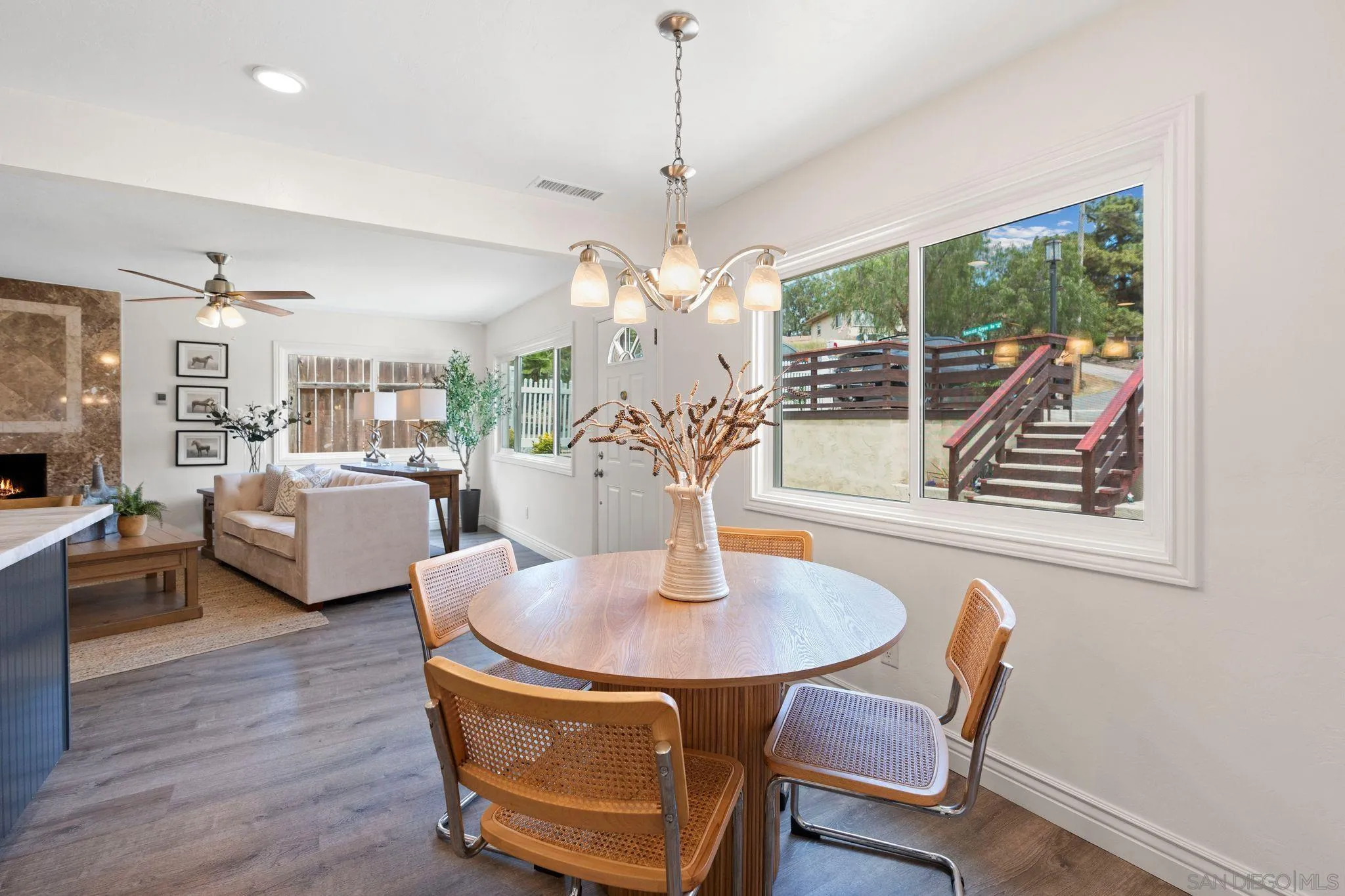 https://cdn.realtyfeed.com/cdn/127/250027045/82e63543f648af40a907ab4db41761c2.webp