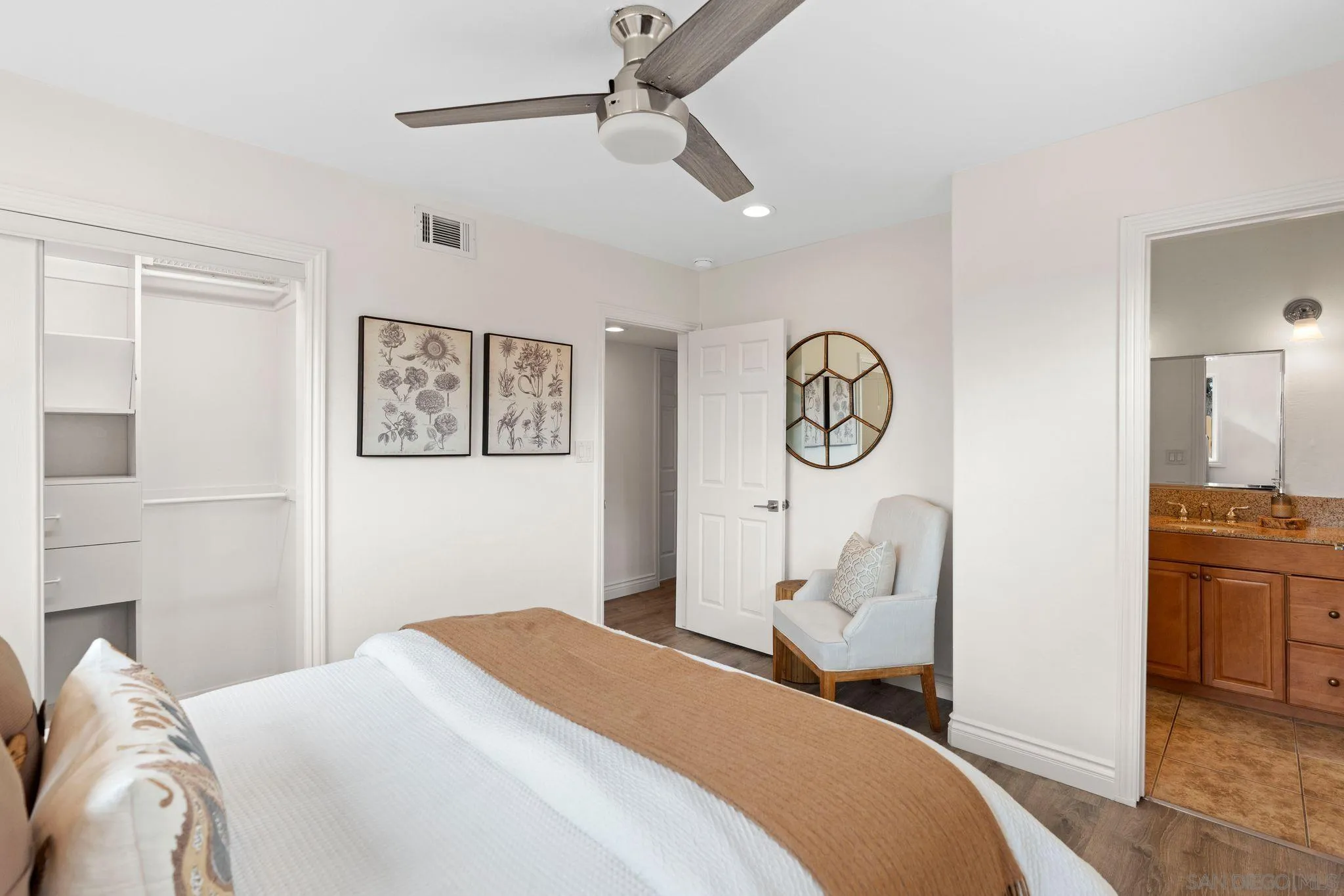 https://cdn.realtyfeed.com/cdn/127/250027045/b19dd5151a68d12bc26fbc2eac3ed49d.webp