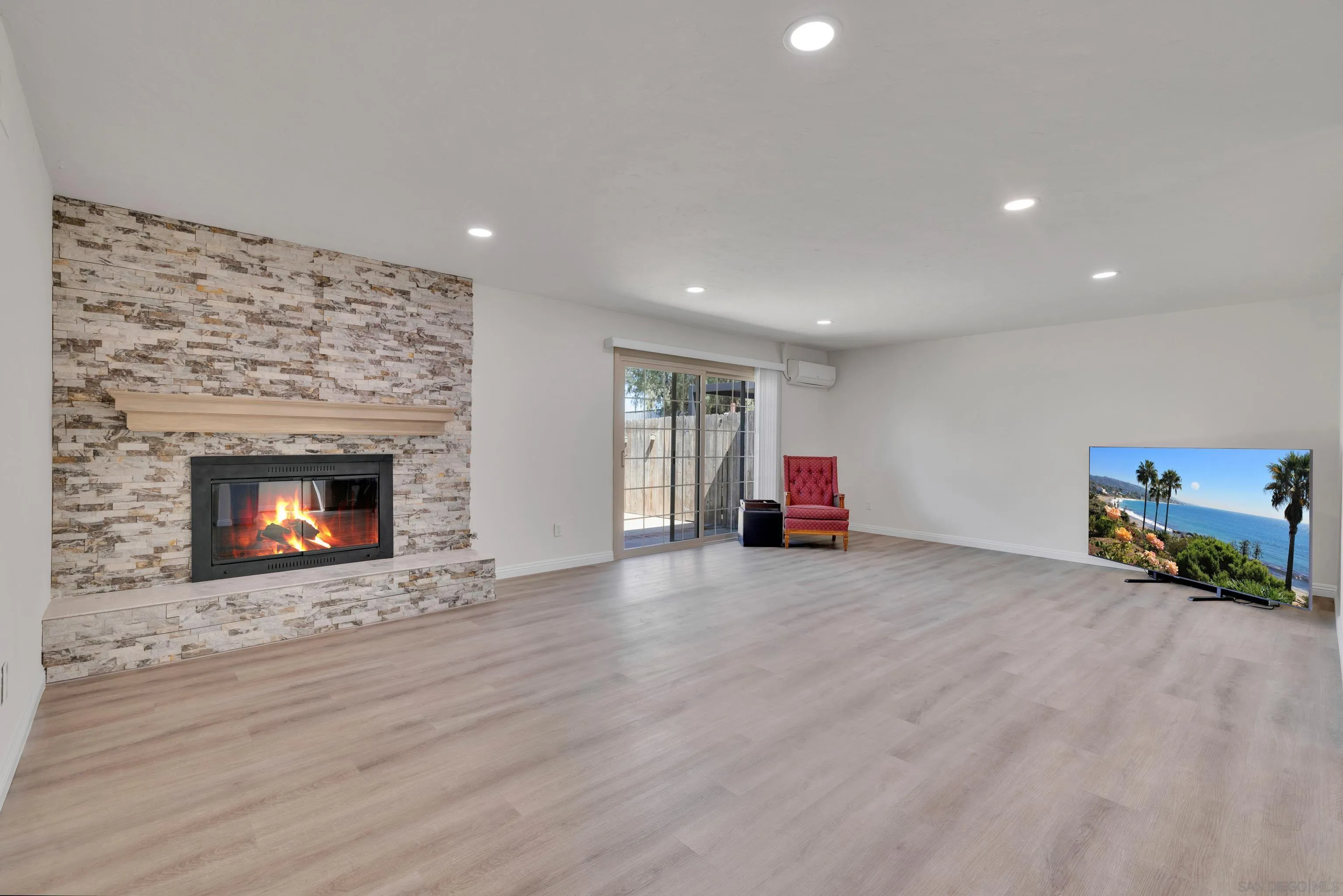 https://cdn.realtyfeed.com/cdn/127/250027057/66ee45835e43ce3d86fd221273940297.webp