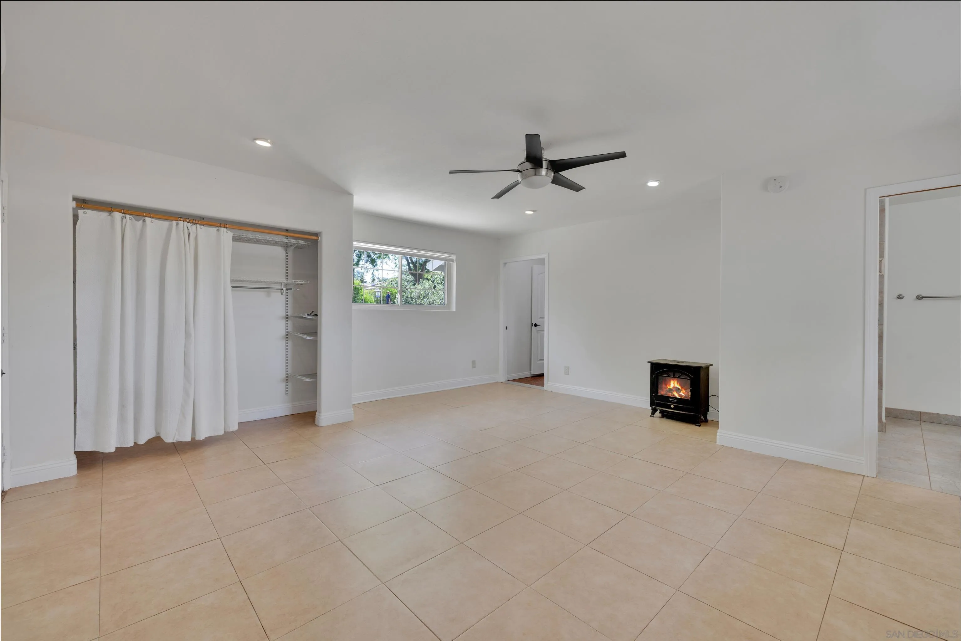 https://cdn.realtyfeed.com/cdn/127/250027057/99cdf42cf63fd91a623131212042773d.webp