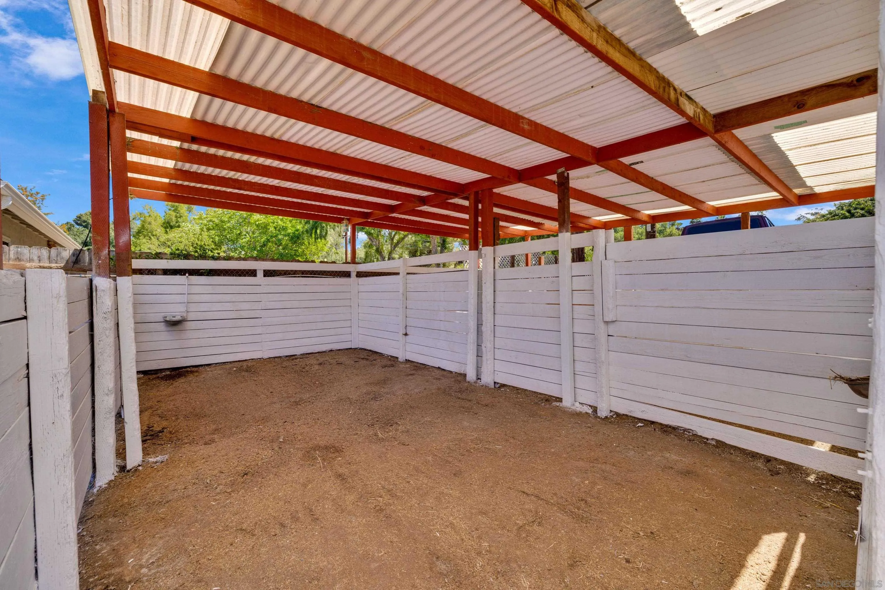 https://cdn.realtyfeed.com/cdn/127/250027057/f23c50afb101a50348280e7671a551ee.webp