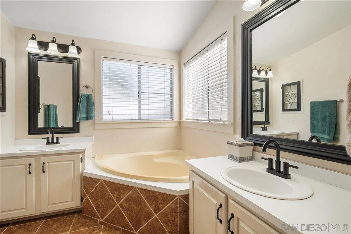 https://cdn.realtyfeed.com/cdn/127/250027062/a6587251c77438f0b6ab728677d08433.webp
