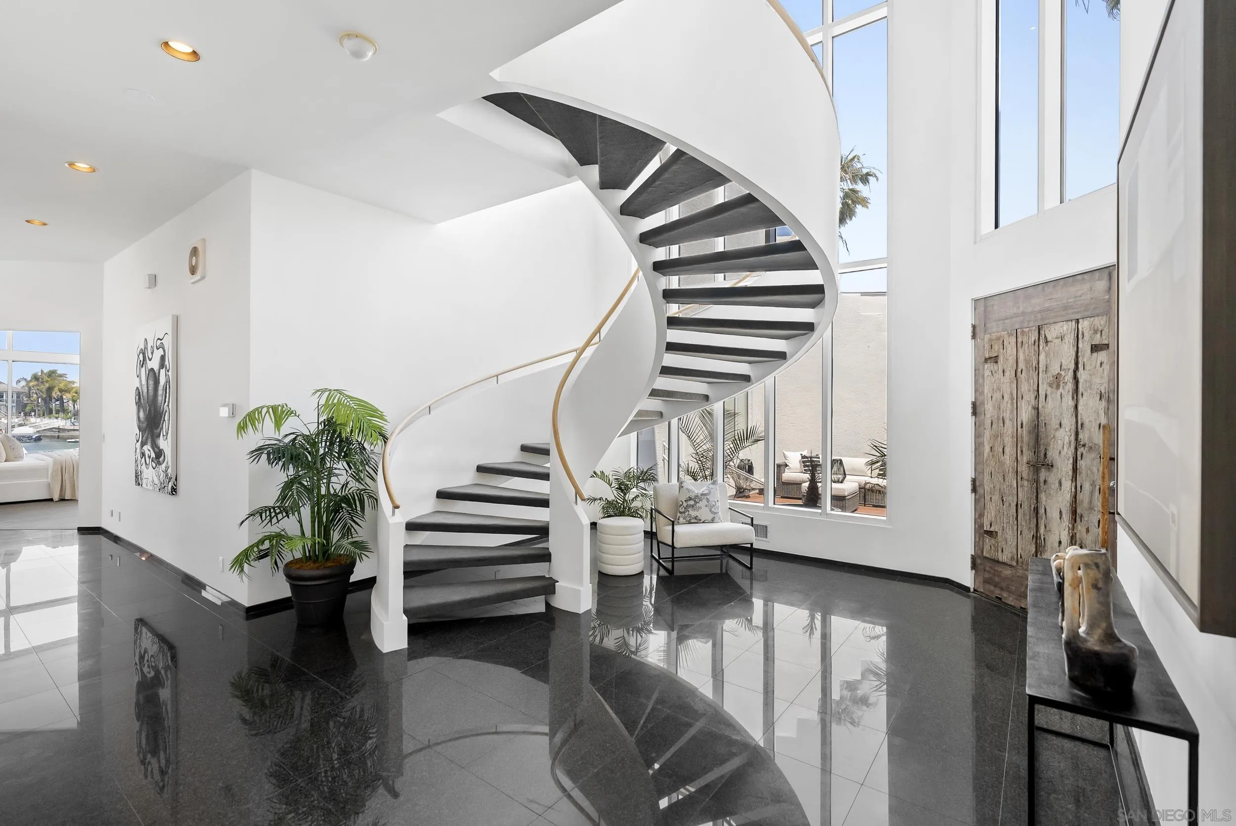https://cdn.realtyfeed.com/cdn/127/250027089/30af7b739c37387bc3d65491746136b4.webp