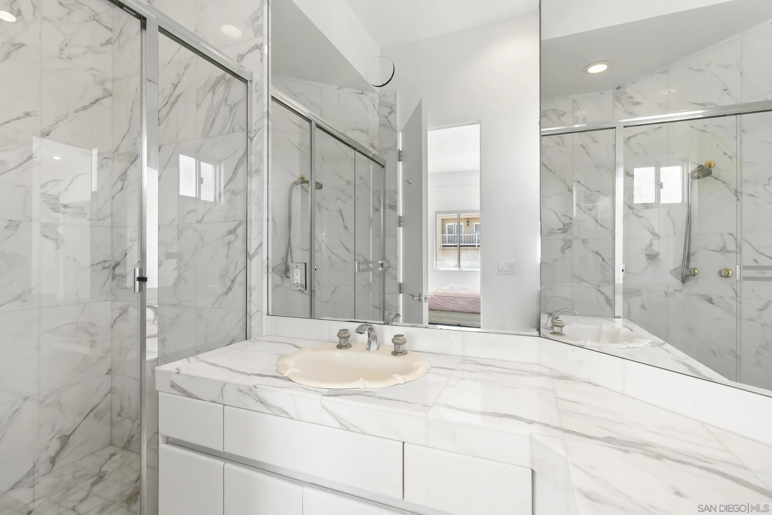 https://cdn.realtyfeed.com/cdn/127/250027089/919a1e5b4d3e1f07f561d7d9df214a43.webp