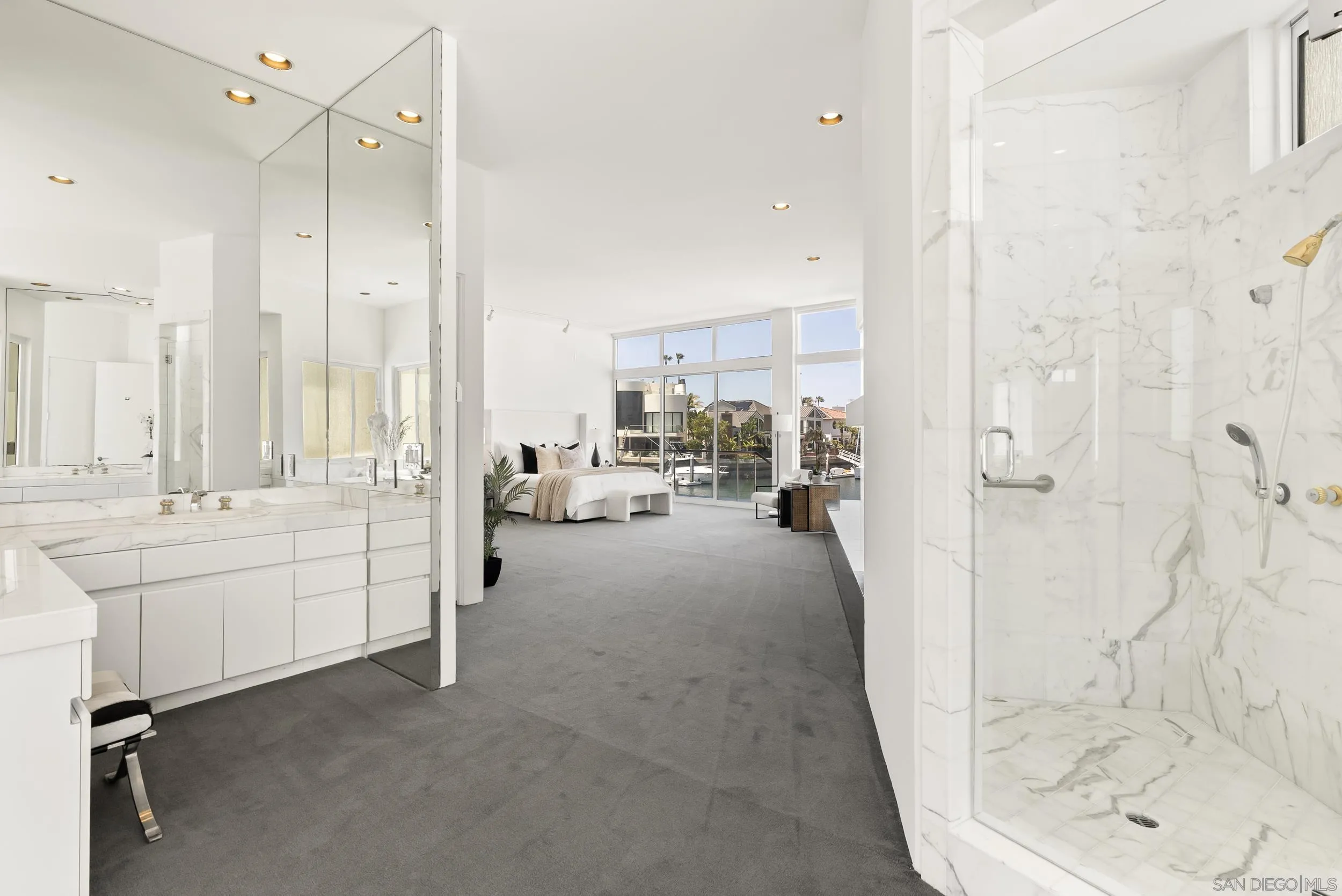 https://cdn.realtyfeed.com/cdn/127/250027089/985341950b4f8c4b501886d3bd2987cf.webp
