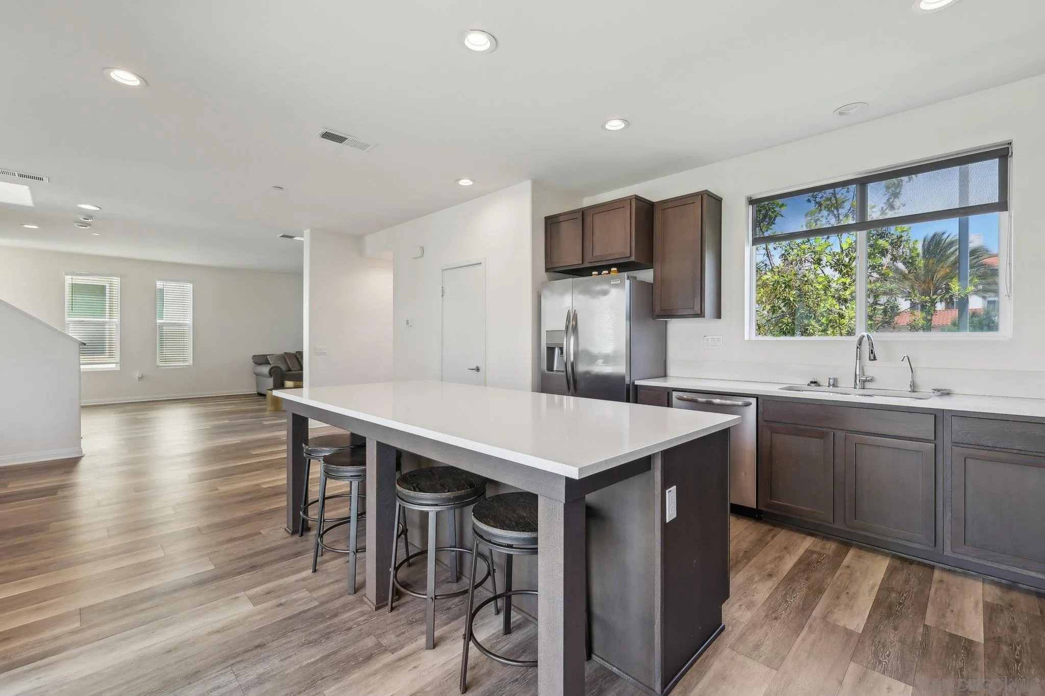 Photo #3: 250027138 Listing 